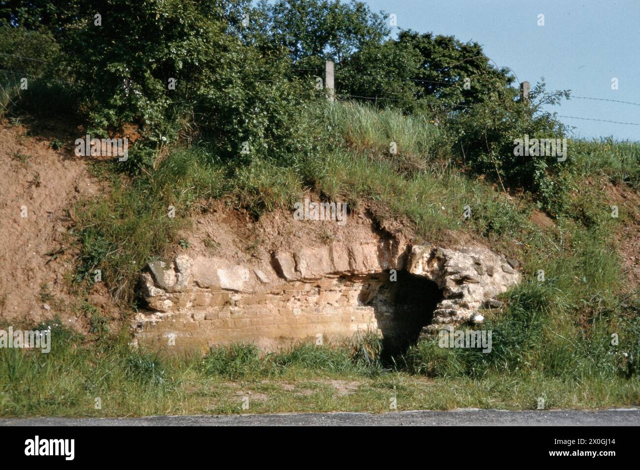 Les restes d'un tuyau d'eau romain dans l'Eifel près de Breitenbenden. [traduction automatique] Banque D'Images