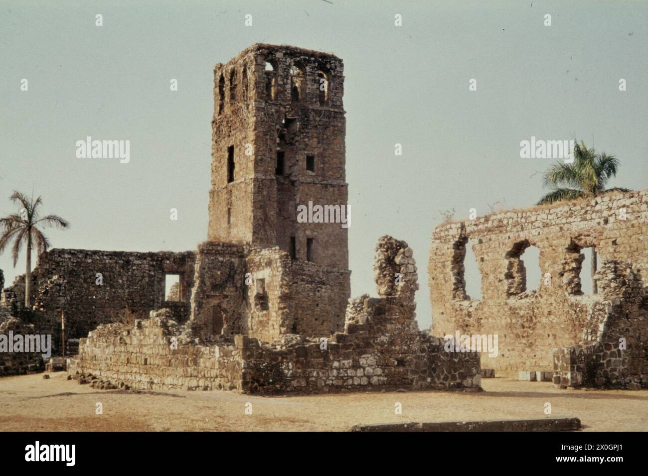 Les ruines de la cathédrale de Panama Viejo, qui a été détruite par Henry Morgan en 1671. [traduction automatique] Banque D'Images