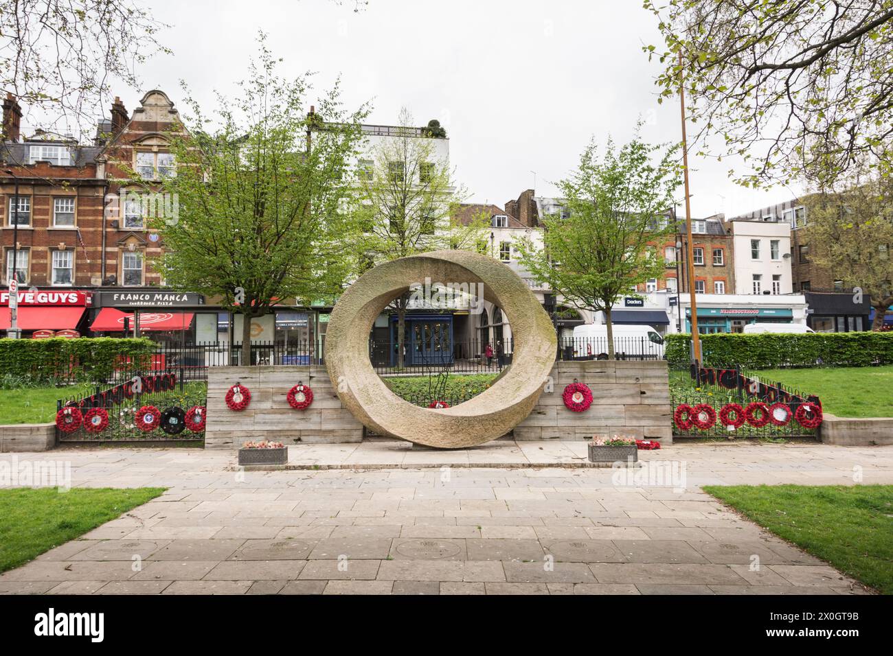 John Maine's Islington Green War Memorial, Upper Street, Islington, Londres, N1, Angleterre, Royaume-Uni Banque D'Images
