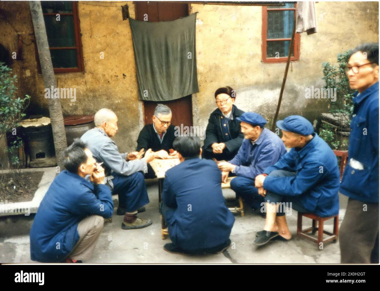 Hommes jouant aux cartes à Chongqing en Chine. Banque D'Images