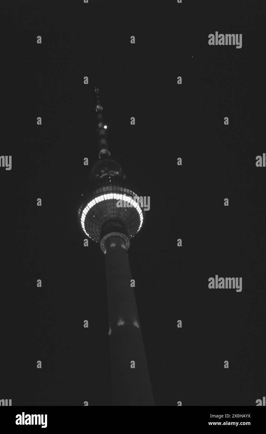Du haut, vous avez une belle vue sur tout Berlin. La seule chose qui rend la photographie difficile est que vous devez photographier à travers les fenêtres. [traduction automatique] Banque D'Images
