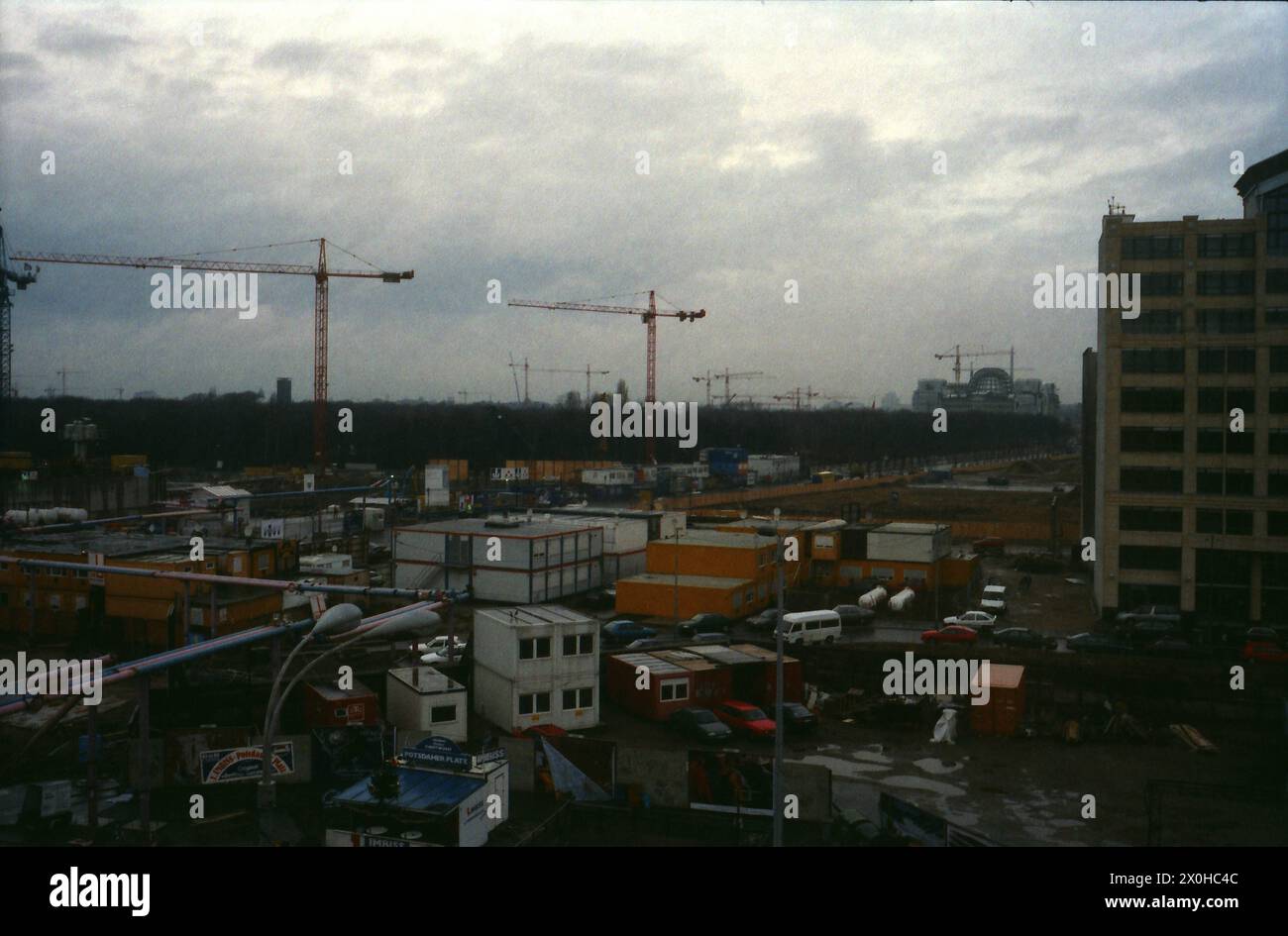 Une immense zone urbaine aplatie par la guerre et l'après-guerre, avec Potsdamer Platz et Leipziger Platz au milieu, va redevenir le centre de Berlin. [traduction automatique] Banque D'Images