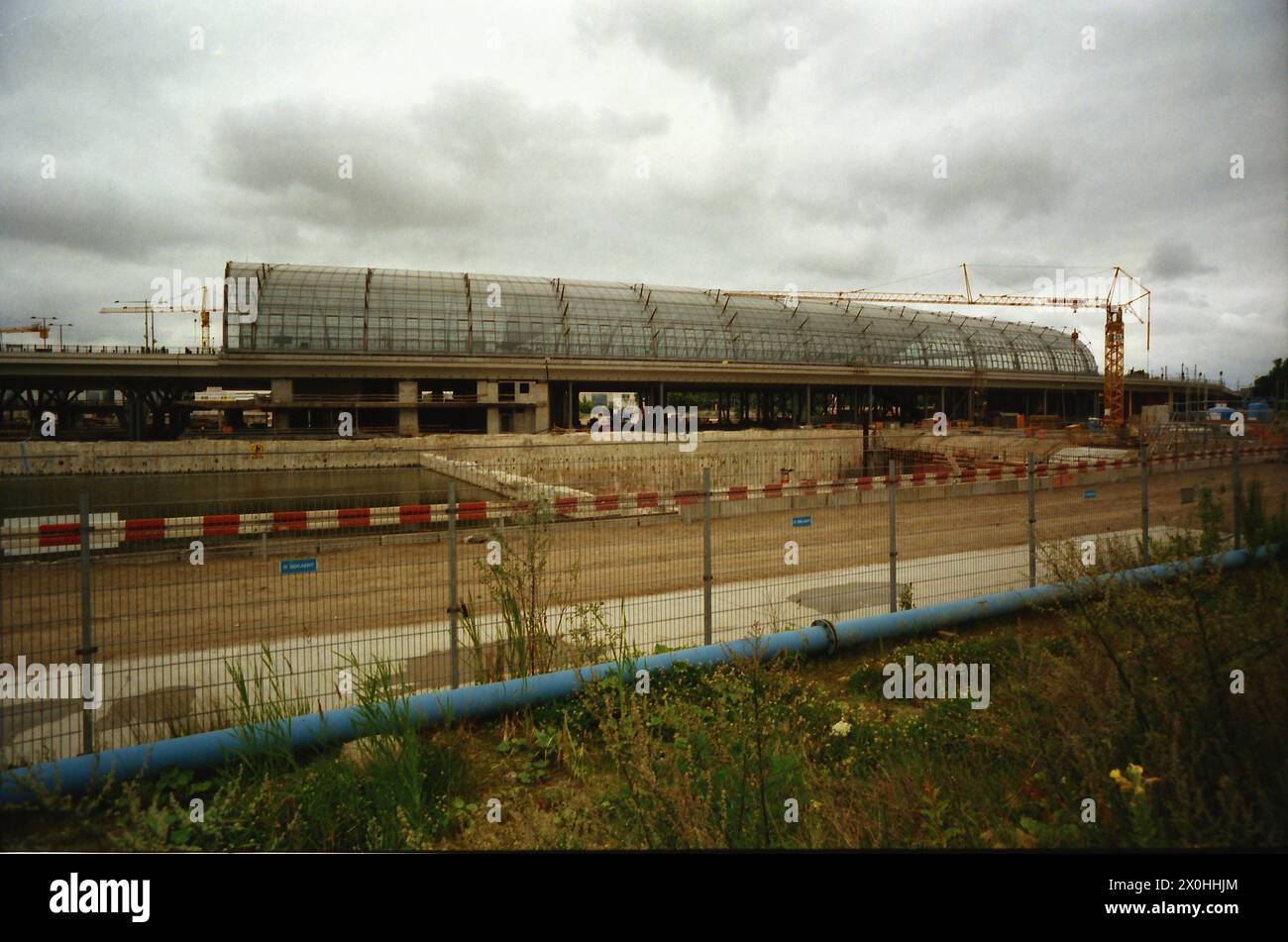Depuis 15.12.2002, il est officiellement appelé Berlin Hauptbahnhof Lehrter Bahnhof [traduction automatique] Banque D'Images