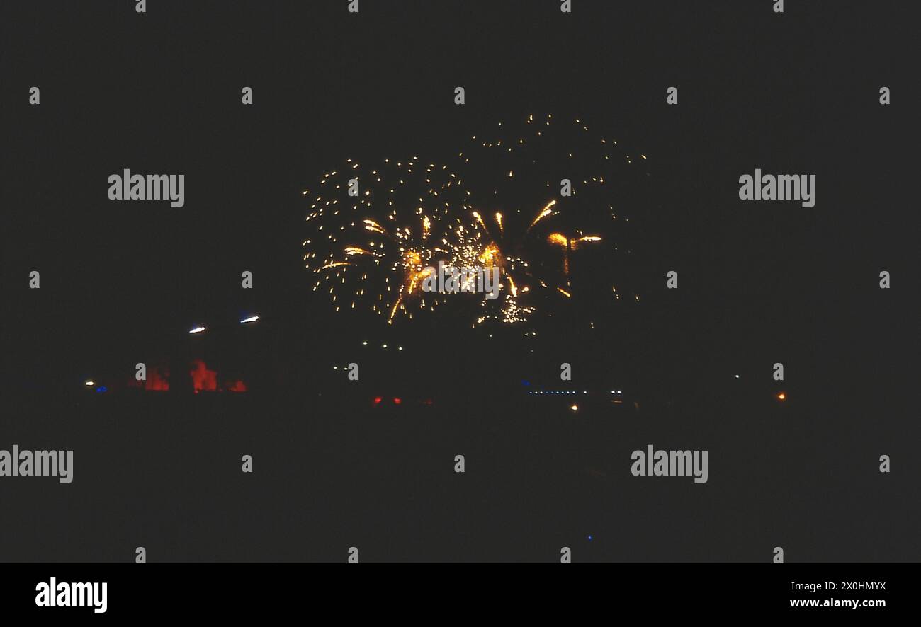L'inauguration de la nouvelle gare principale a été une soirée brillante la photo montre le feu d'artifice. Au même moment, les autres stations le long de la route du tunnel ont également été ouvertes ou mises en service le 28 mai 2006. [traduction automatique] Banque D'Images