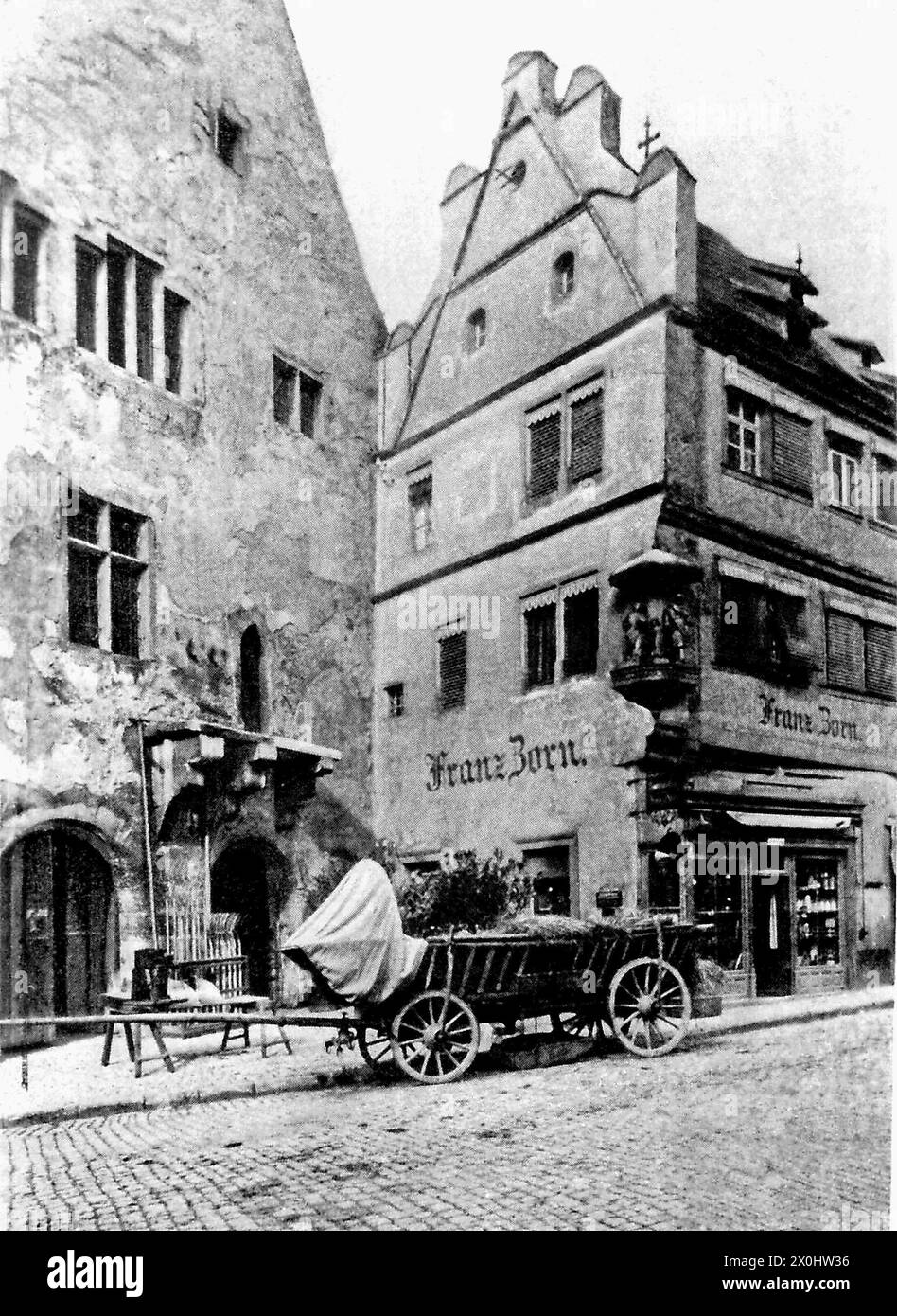 Grand magasin Zorn, chariot devant, ancien hôtel de ville avec pilori [traduction automatisée] Banque D'Images