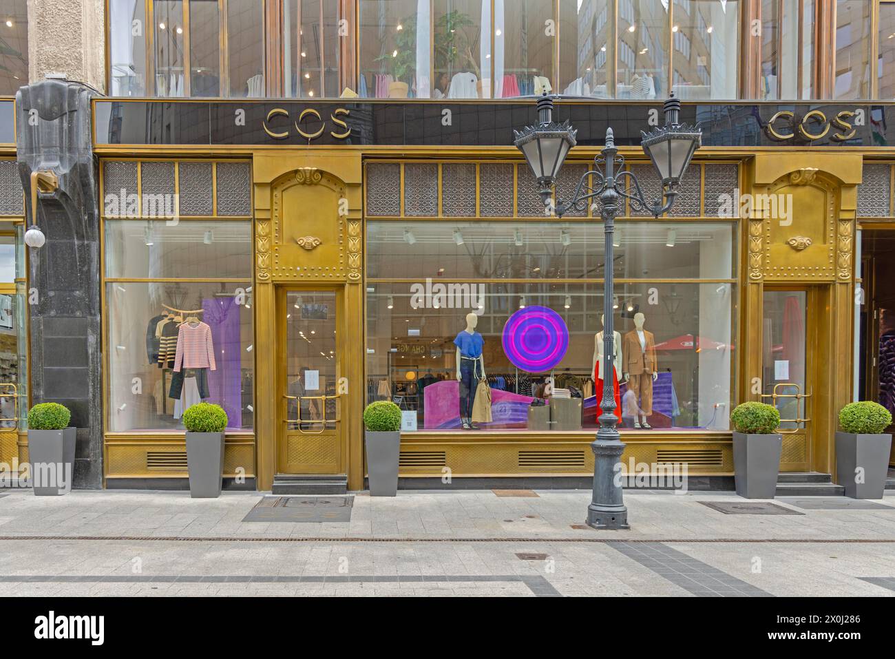 Marque cos Banque de photographies et d images a haute resolution Alamy