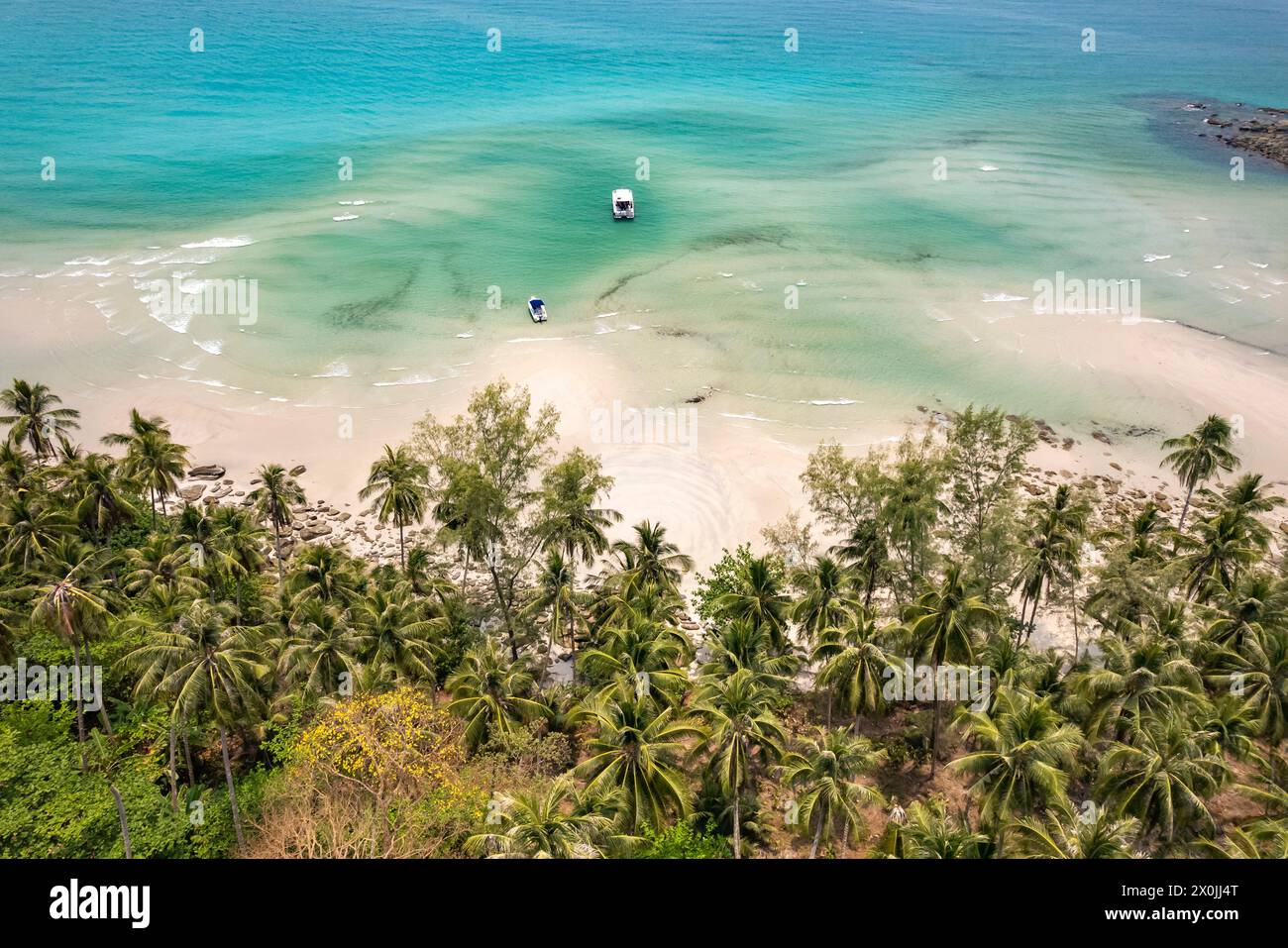 Vue aérienne de la plage de Khlong Yai Kee, de l'île de Ko Kut ou de Koh Kood dans le golfe de Thaïlande, en Asie Banque D'Images