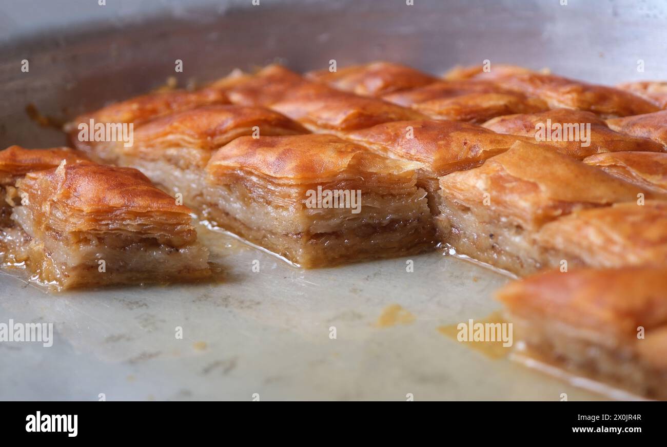 Baklava, dessert phyllo turc traditionnel. Le baklava de noix fait maison est un traitement indispensable de fête sainte. Banque D'Images