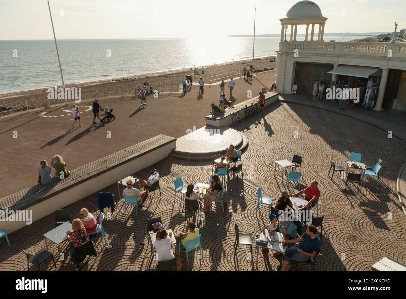 Angleterre, East Sussex, Bexhill-on-Sea, de la Warr Pavillion, Waterfront Cafe et Cupola Banque D'Images