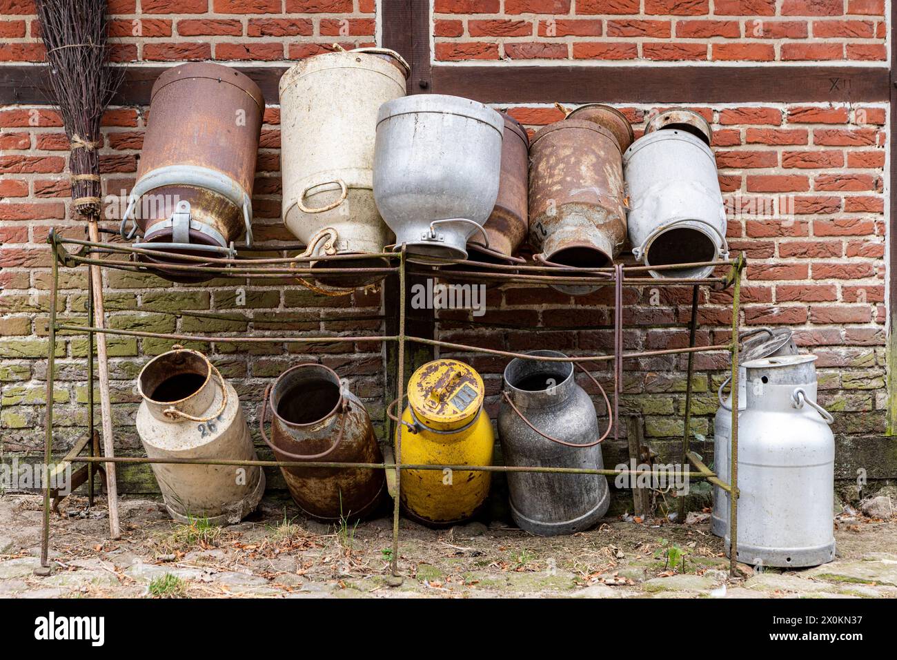 Les canettes de lait du début du XXe siècle Banque D'Images
