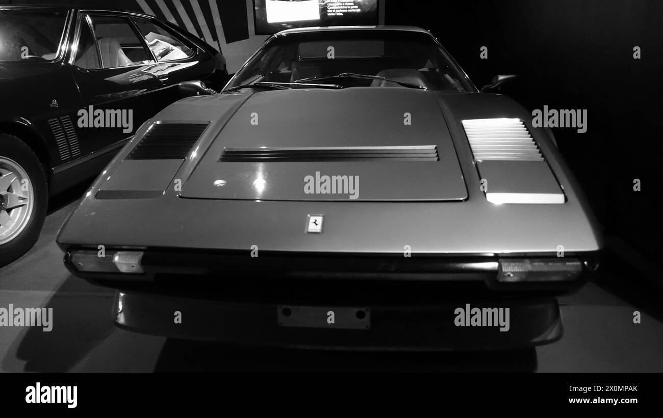 Turin, Italie - 20 juin 2021 : un aperçu d'un sport automobile antique au Musée de l'automobile de Turin. Banque D'Images