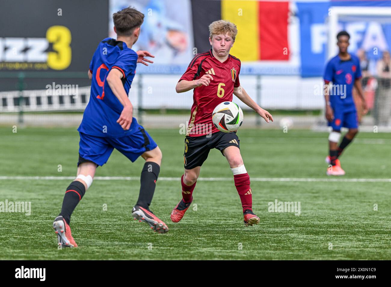 Bilzen, Belgique. 10 avril 2024. Dezitter Siebe (6) de Belgique photographié lors d'un match amical de football entre les équipes nationales de Belgique et des pays-Bas futures des moins de 15 ans, le mercredi 10 avril 2024 à Bilzen, Belgique . Crédit : Sportpix/Alamy Live News Banque D'Images