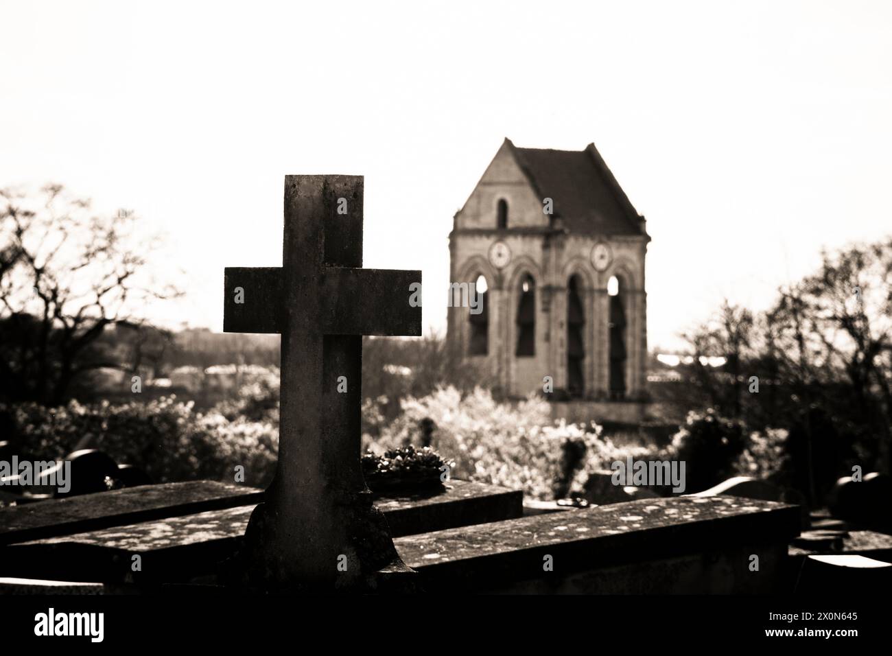Auvers-sur-Oise. Cimetière et église notre-Dame-de-lAssomption. Val-d'Oise. Ile-de-France. France. Europe Banque D'Images