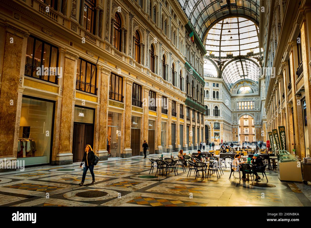 La magnifique Galleria Umberto à Naples, Italie Banque D'Images