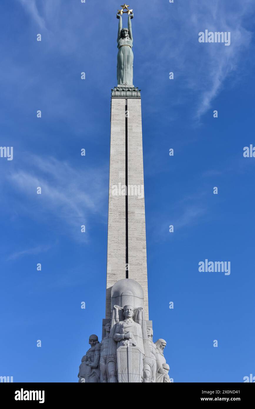 Monument de la liberté à Riga, symbole de la liberté et de l'indépendance de la Lettonie : RIGA, LETTONIE - 11 OCTOBRE 2022 Banque D'Images