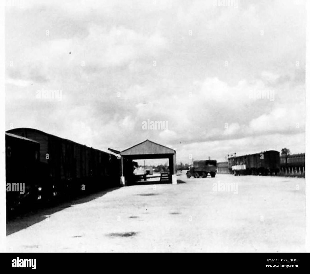 Les images de formation montrent le chef des approvisionnements gérant les approvisionnements alimentaires du dépôt N9 M.S.D. et les opérations de transport en commun de Newbury Railway. Banque D'Images