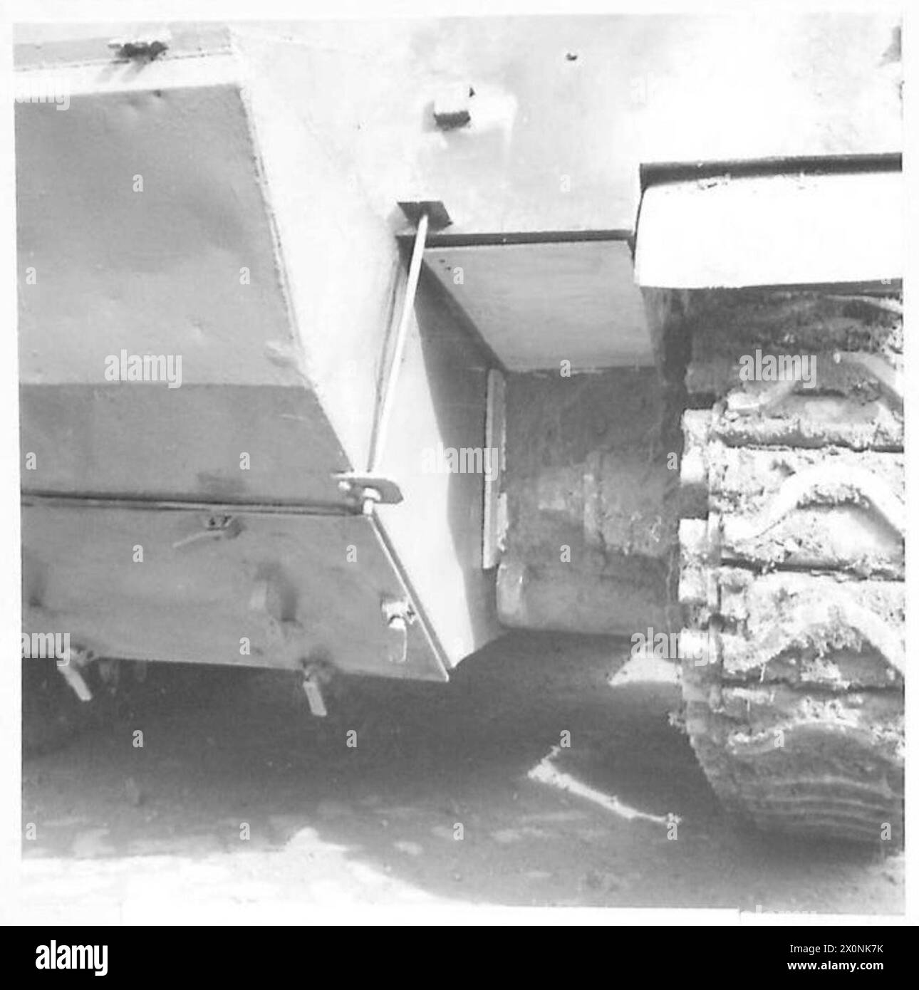 Gros plan de la plaque arrière de l'équipement utilisé par la 8e armée en Italie. Négatif photographique, armée britannique. Banque D'Images