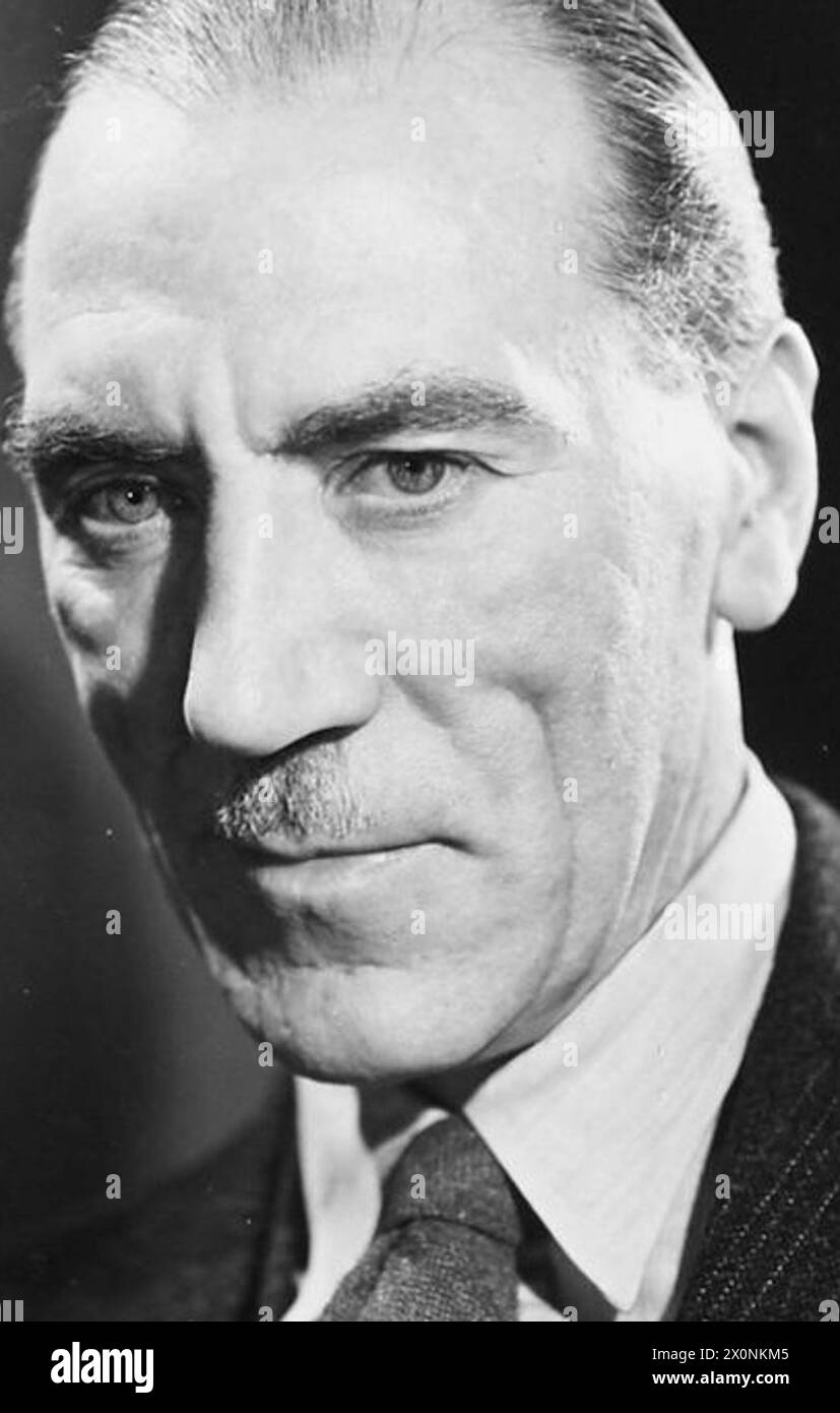 Portrait de Mr. H.A. Jones, CMG, MC, Directeur des relations publiques au ministère de l'Air et Commodore honoraire de l'Air de l'ARC, 1944. Banque D'Images