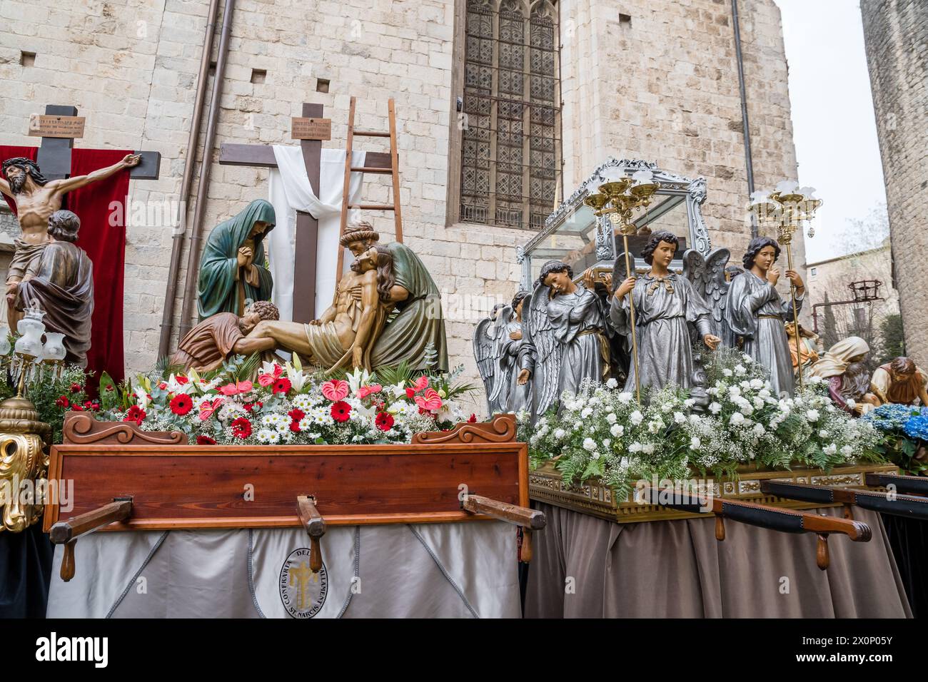 Flotteur fait pour les processions religieuses, exposition paso avant de commencer la procession, Gérone, Catalogne, Espagne Banque D'Images