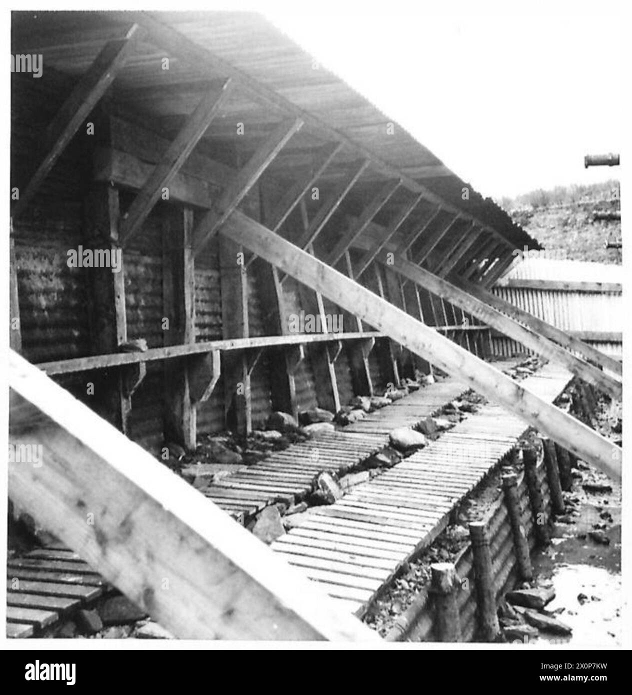 Des photographies documentent le champ de tir dans les montagnes de Sperrin, montrant les détails de construction demandés par les Royal Engineers. Capturé dans un négatif photographique. Banque D'Images