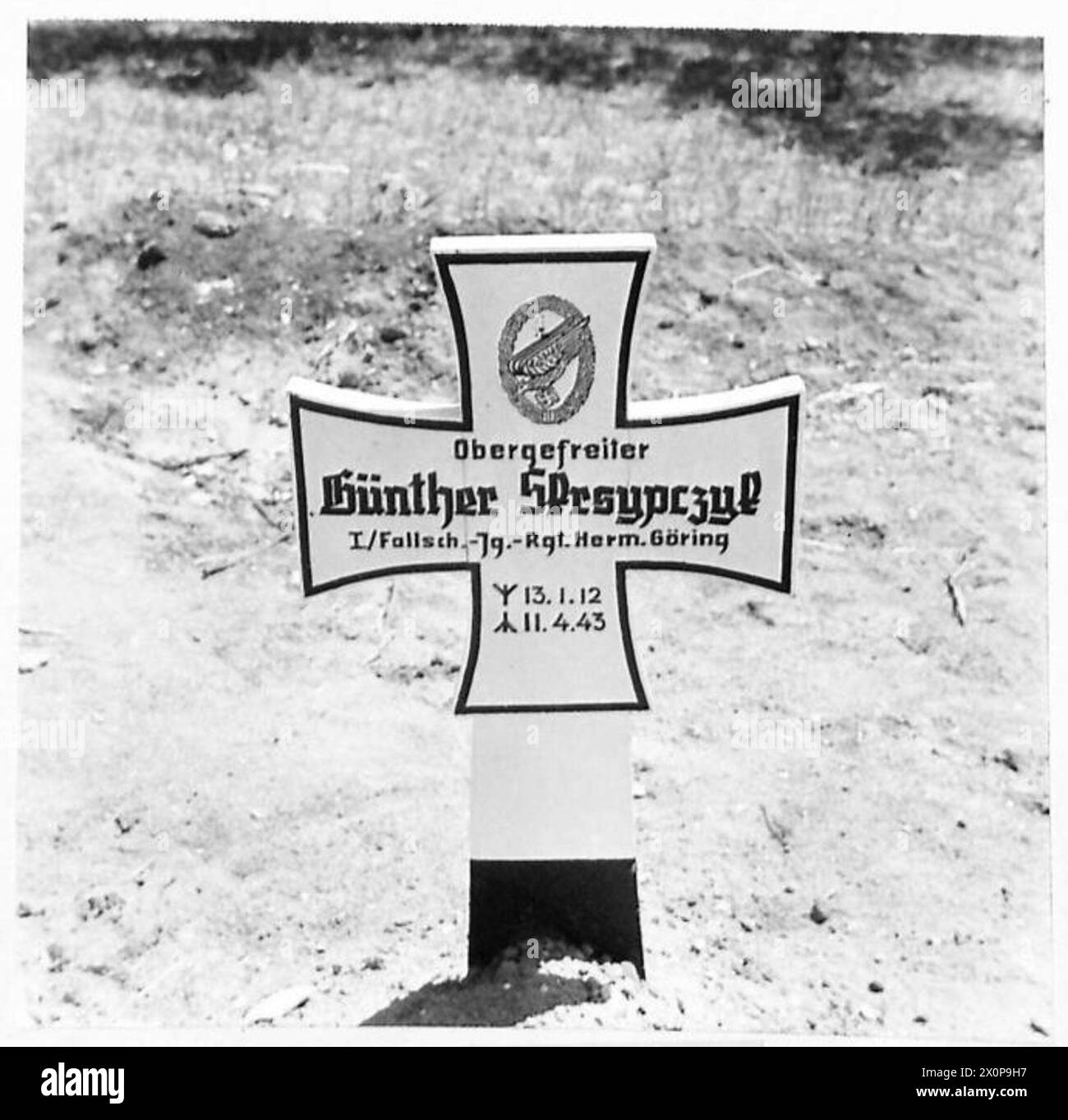 La tombe d'un soldat Hermann Goering est exposée le 7 mai 1943 lors d'opérations vers Tunis. Banque D'Images