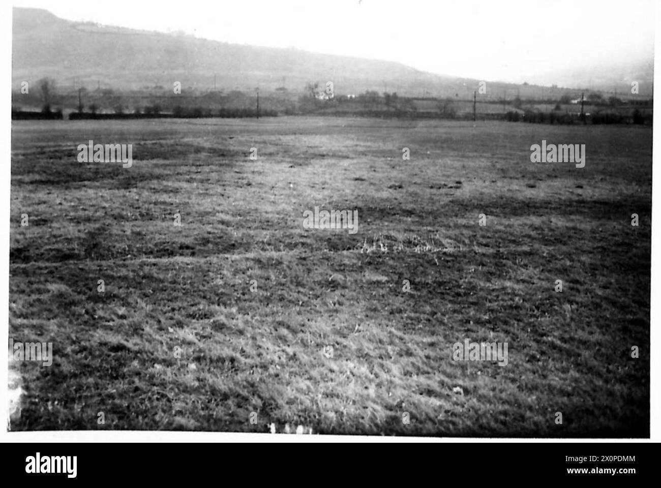 Les lignes D'ARRÊT défensives de l'armée britannique sont documentées à Cardiff et Swansea, dans le sud du pays de Galles, dans le cadre de mesures de camouflage. Banque D'Images