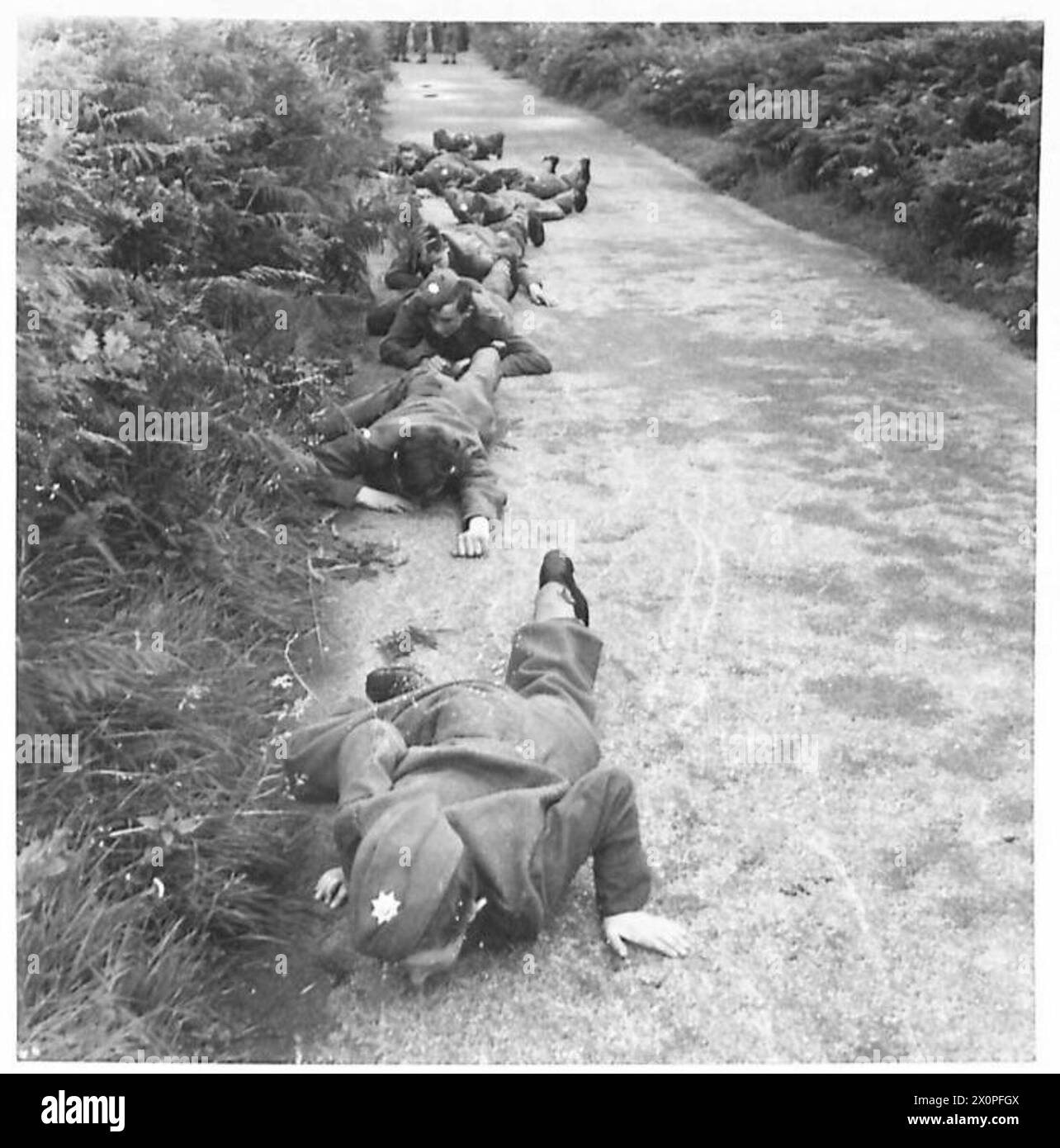 Les hommes et les femmes servant dans les forces britanniques et alliées à Londres sont représentés dans divers uniformes, y compris les services infirmiers et militaires de plusieurs Nations. Banque D'Images Les hommes et les femmes servant dans les forces britanniques et alliées à Londres sont représentés dans divers uniformes, y compris les services infirmiers et militaires de plusieurs Nations. Banque D'Images