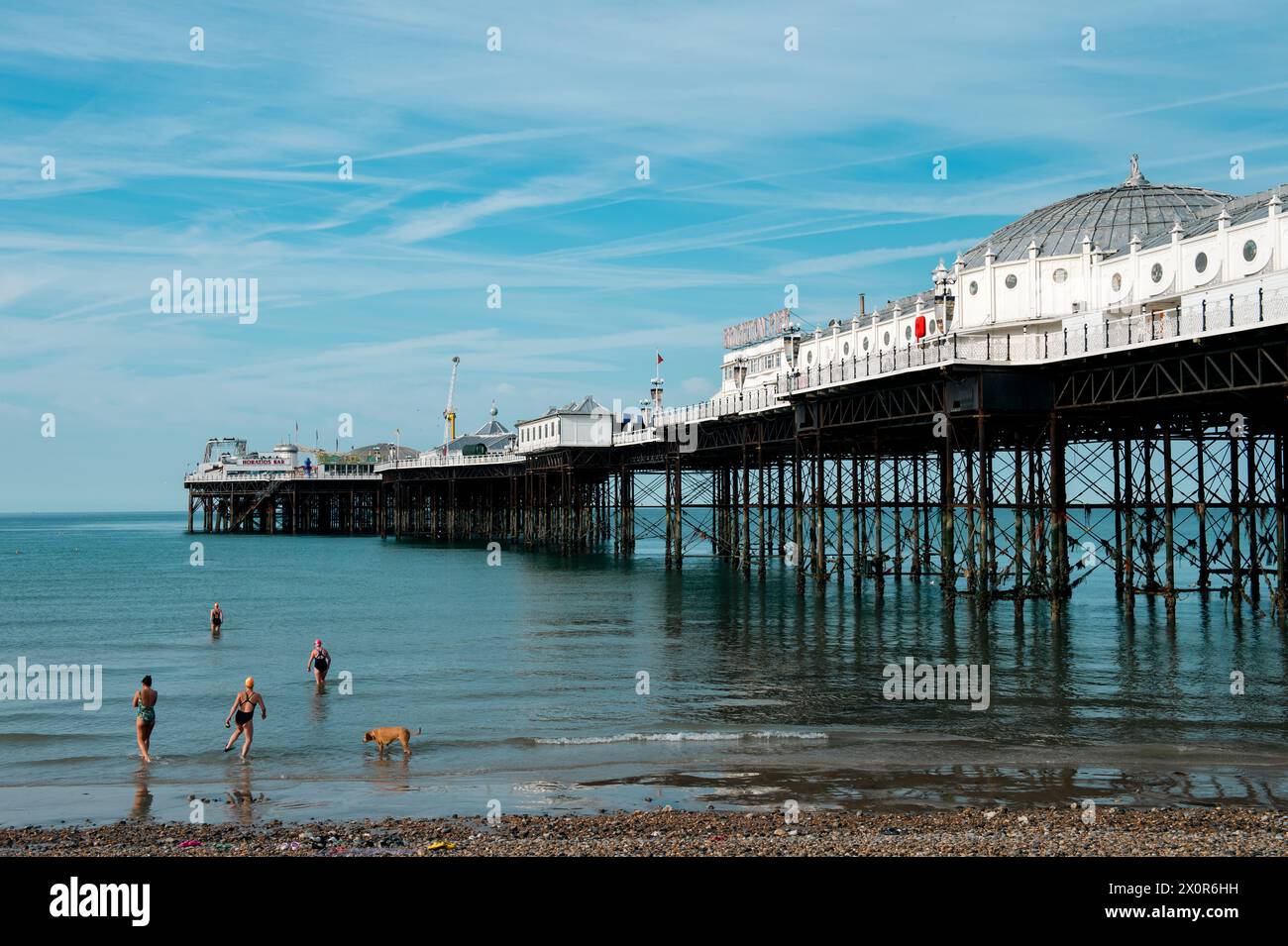 Brighton Marine Palace and Pier est une attraction touristique populaire, qui a ouvert en 1899. Banque D'Images