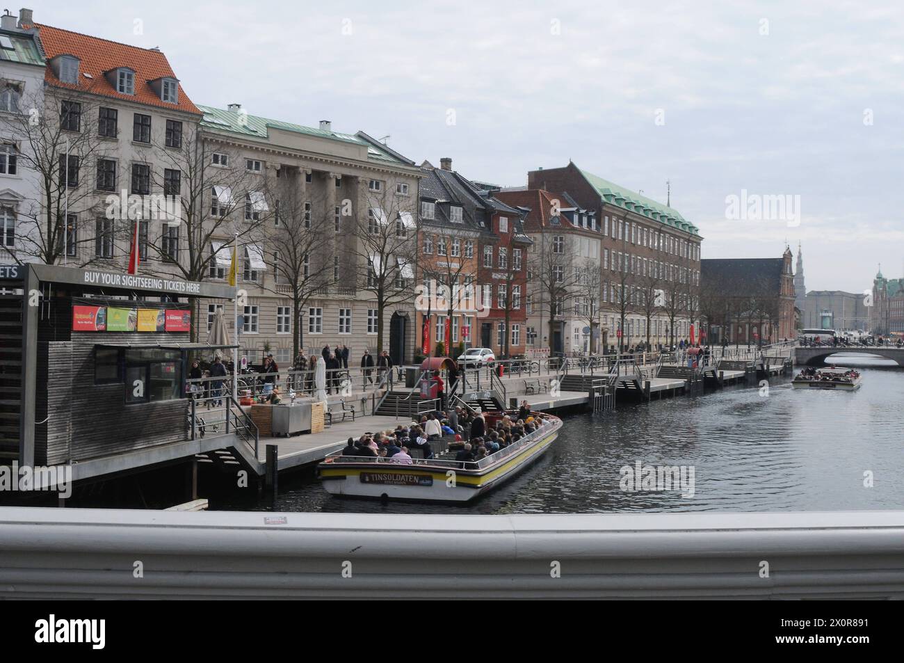 Copenhague, Danemark /13 avril 2024/.visite des canaux Copenhague croisière canard dans le canal de Copenhague ou canal dans la capitale danoise. Photo.Francis Joseph Dean/Dean Pictures Banque D'Images