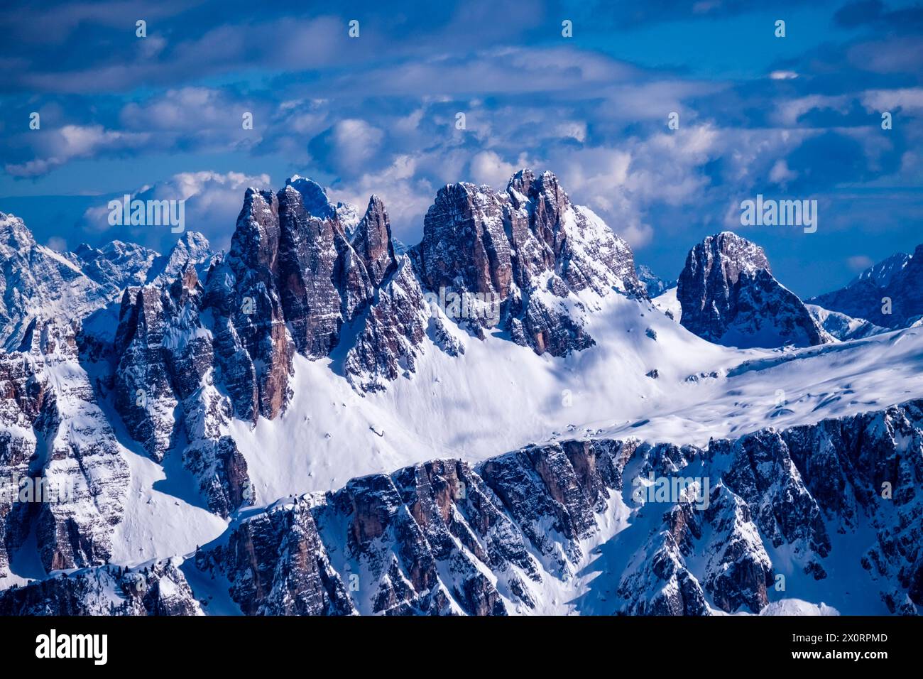 Les sommets enneigés de Cima Ambrizzola en hiver, vus du mont. Lagazuoi. Cortina dAmpezzo Veneto Italie FB 2024 0928 Banque D'Images