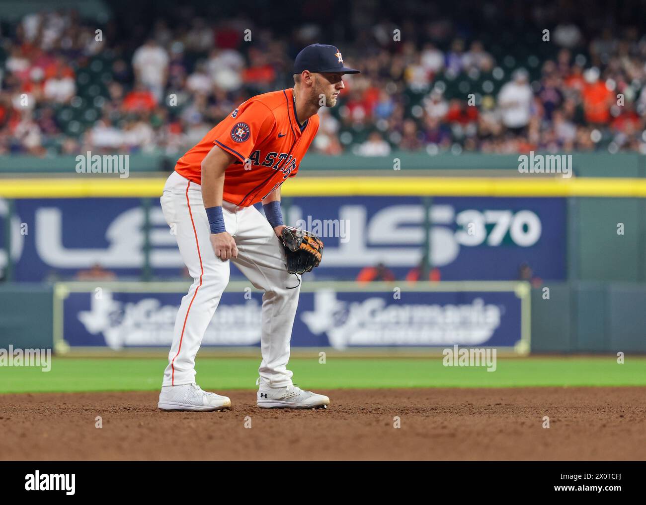 HOUSTON, TX - APRIL 12: Houston Astros third base Grae Kessinger (16) watches the batter in the top of the eighth inning during the MLB game between the Texas Rangers and Houston Astros at Minute Maid Park on April 12, 2024 in Houston, Texas. (Photo by Leslie Plaza Johnson/Icon Sportswire) (Icon Sportswire via AP Images) Banque D'Images