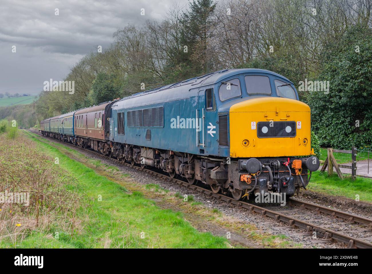 Locomotive diesel de classe 45 45108 `Peak` de la British Railways sur le réseau ELR East Lancashire Railway Banque D'Images