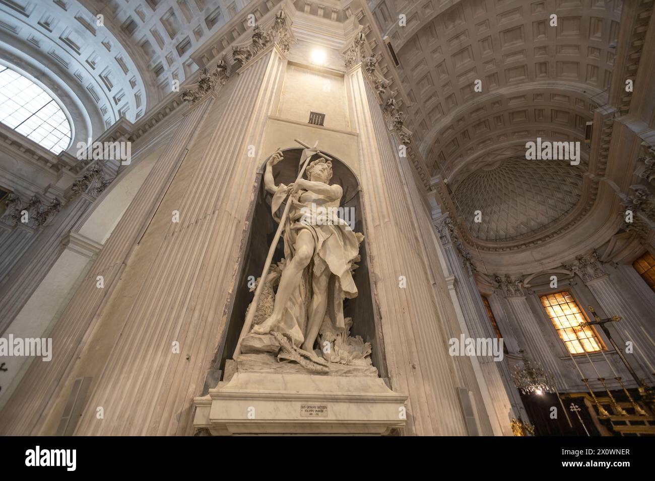 GÊNES, ITALIE 26 JUILLET 2023 - la statue de Giovanni Battista du sculpteur Filippo Parodi dans la basilique de Carignano, Sainte Marie de l'Assomption Banque D'Images