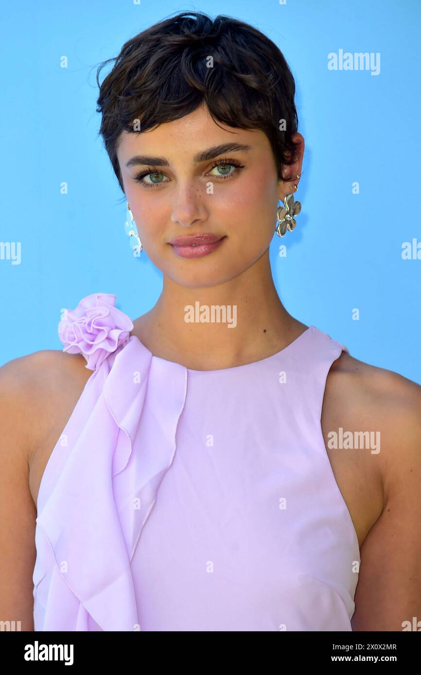 Taylor Hill beim 7. Revolve Festival 2024 für Fashion, Music und Lifestyle im Parker Hotel. Palm Springs, 13.04.2024 *** Taylor Hill au 7 Revolve Festival 2024 pour mode, musique et style de vie au Parker Hotel Palm Springs, 13 04 2024 Foto:xD.xStarbuckx/xFuturexImagex revolve 4433 Banque D'Images