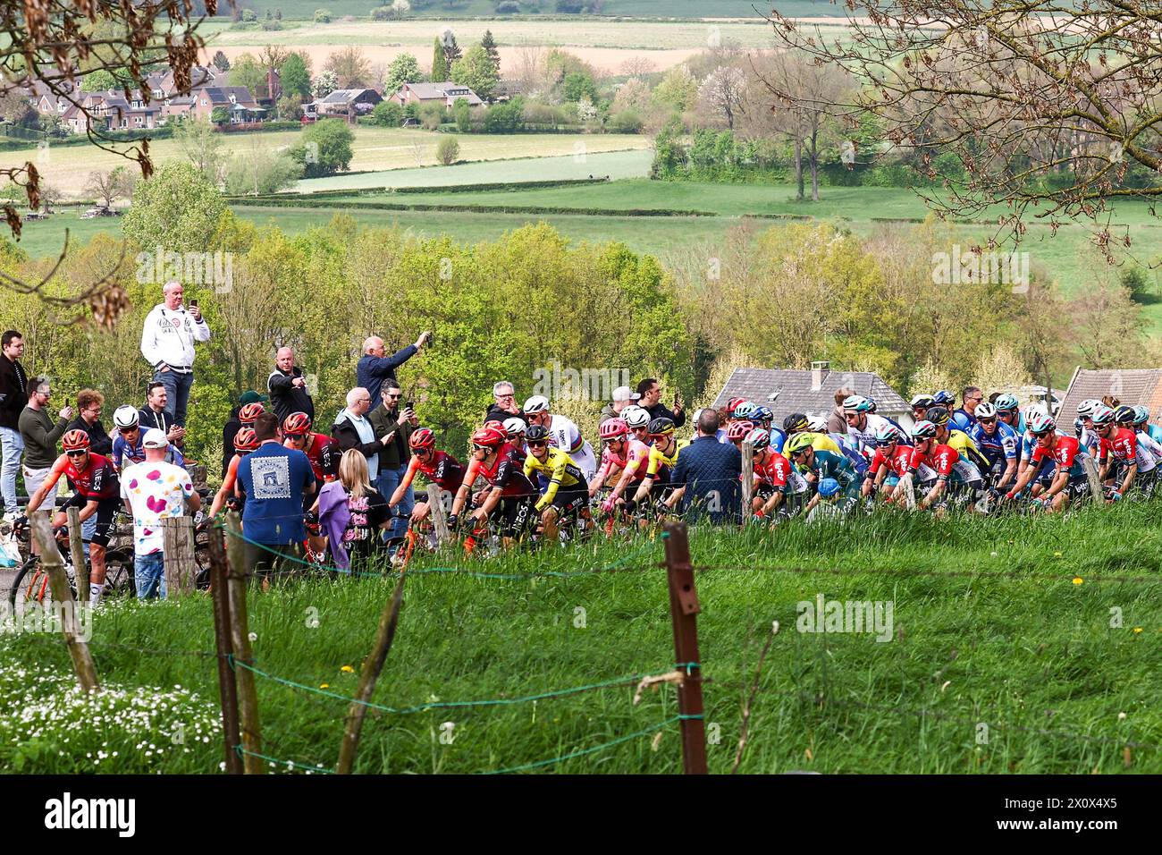 VIJLEN - escalade du Camerig lors de l'Amstel Gold Race 2024 le 14 avril 2024 à Vijlen, pays-Bas. Cette course cycliste d'une journée fait partie de l'UCI WorldTour. ANP VINCENT JANNINK Banque D'Images