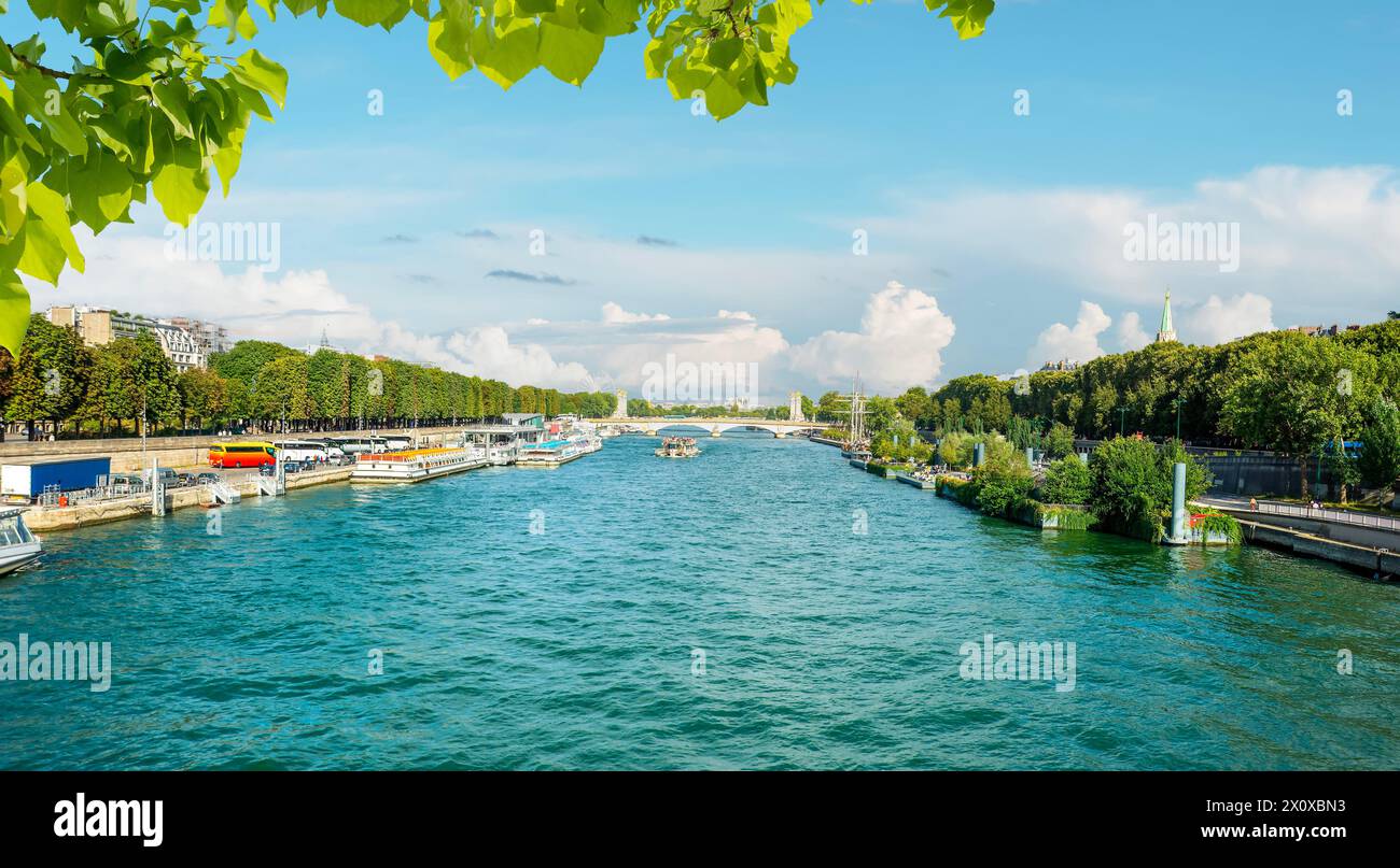 Pont Alexandre à Paris sur la Seine Banque D'Images