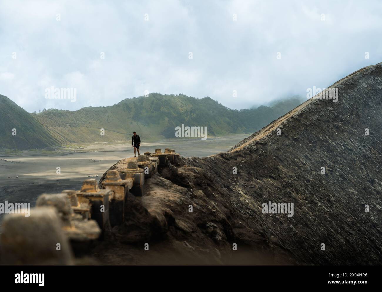 La randonnée au Mont bromo n'est pas si facile, surtout dans une chaude journée ensoleillée 29-04-2022 Banque D'Images