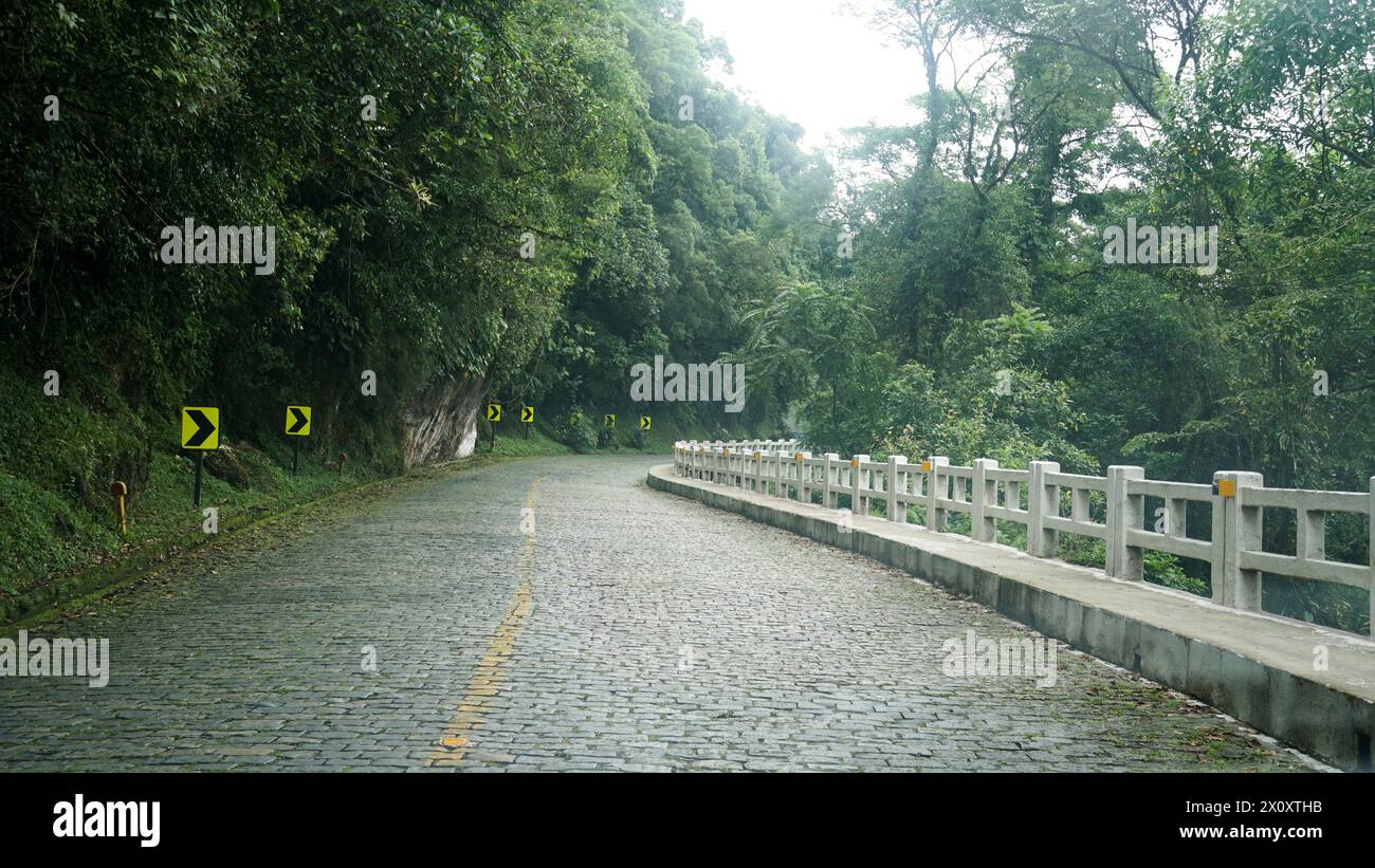 Estrada da Graciosa, estrada histórica que liga Curitiba, capitale do estado do Paraná às cidades de Antonina e Morretes, através da Serra do Mar e ma Banque D'Images