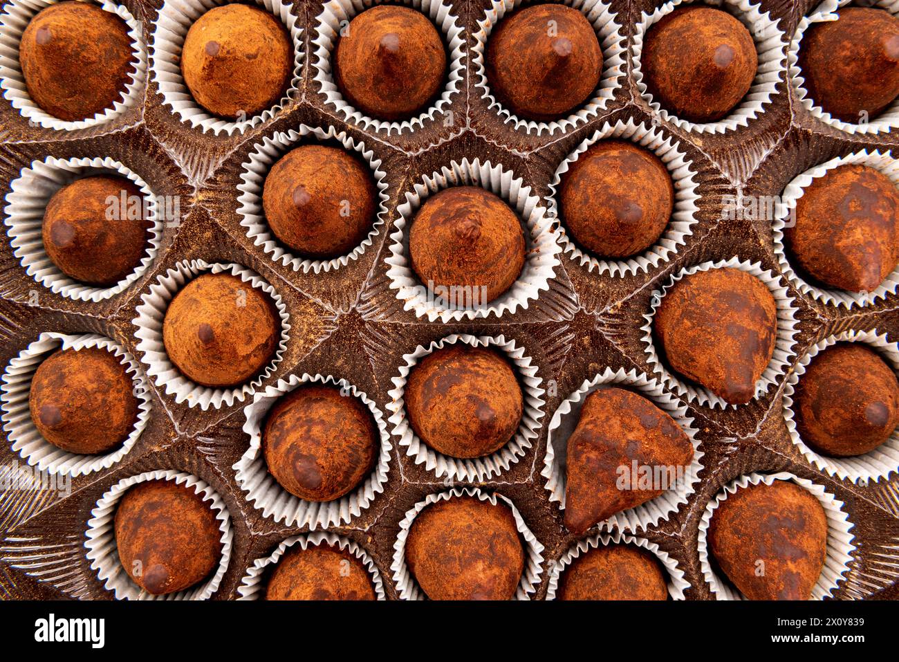 Bonbons sucrés dans une boîte. Vue de dessus. Bonbons Banque D'Images