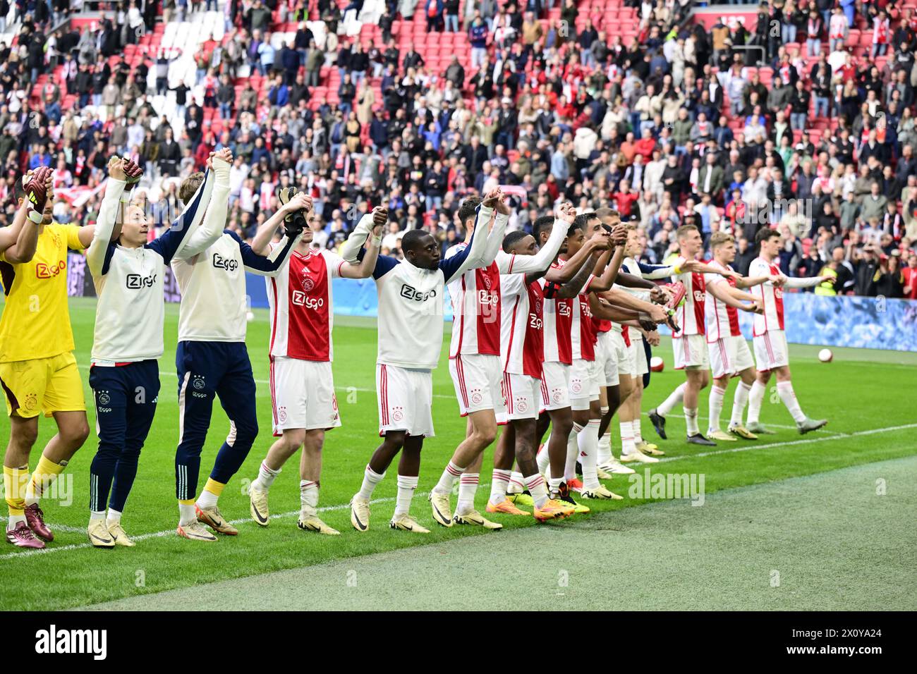 AMSTERDAM - Ajax célèbre la victoire 2-1 après le match néerlandais Eredivisie entre l'Ajax Amsterdam et le FC Twente dans la Johan Cruijff Arena le 14 avril 2024 à Amsterdam, pays-Bas. ANP OLAF KRAAK Banque D'Images