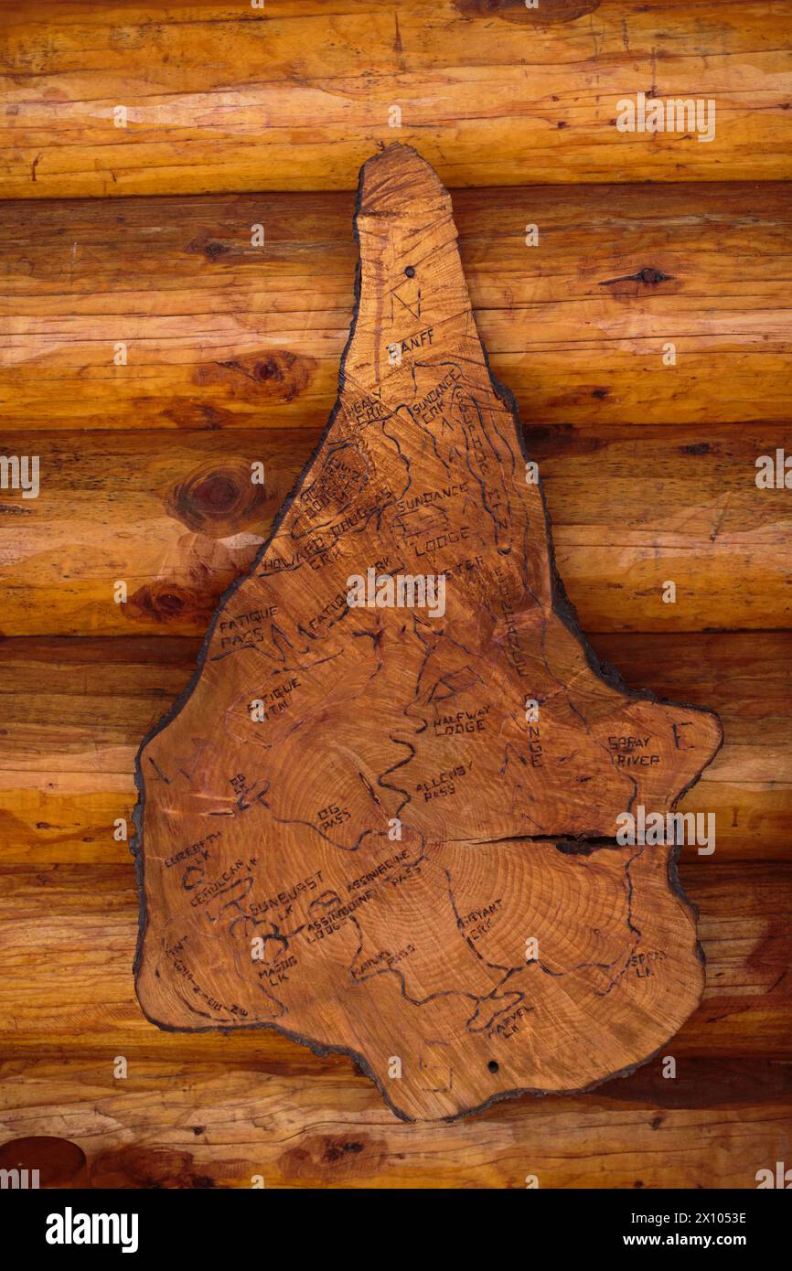 Sundance Lodge dans le parc national Banff est un joyau de l'arrière-pays de l'histoire locale de l'empaquetage des chevaux dans les Rocheuses Banque D'Images Sundance Lodge dans le parc national Banff est un joyau de l'arrière-pays de l'histoire locale de l'empaquetage des chevaux dans les Rocheuses Banque D'Images