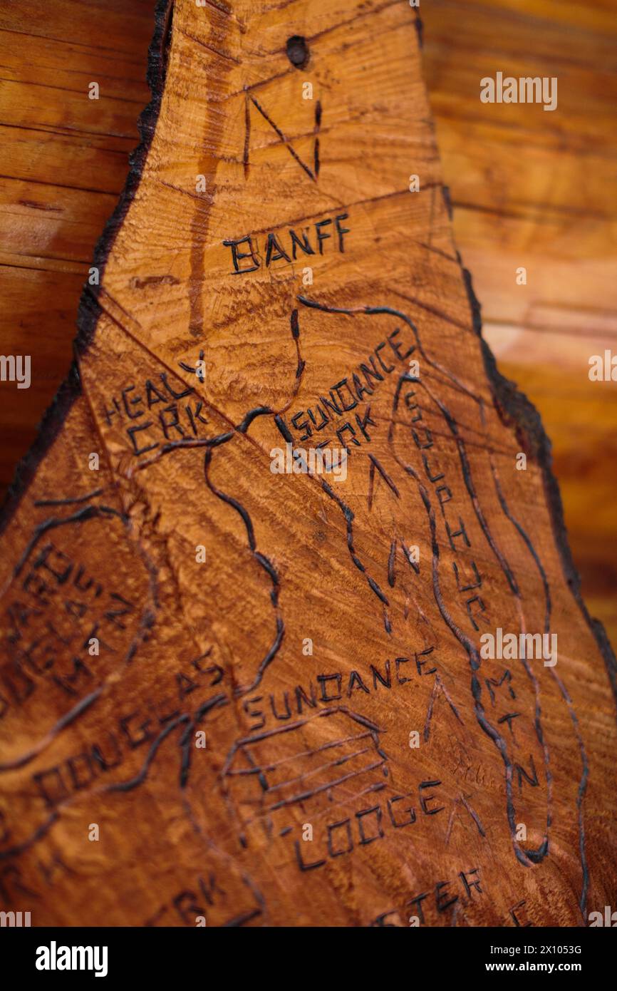 Sundance Lodge dans le parc national Banff est un joyau de l'arrière-pays de l'histoire locale de l'empaquetage des chevaux dans les Rocheuses Banque D'Images Sundance Lodge dans le parc national Banff est un joyau de l'arrière-pays de l'histoire locale de l'empaquetage des chevaux dans les Rocheuses Banque D'Images