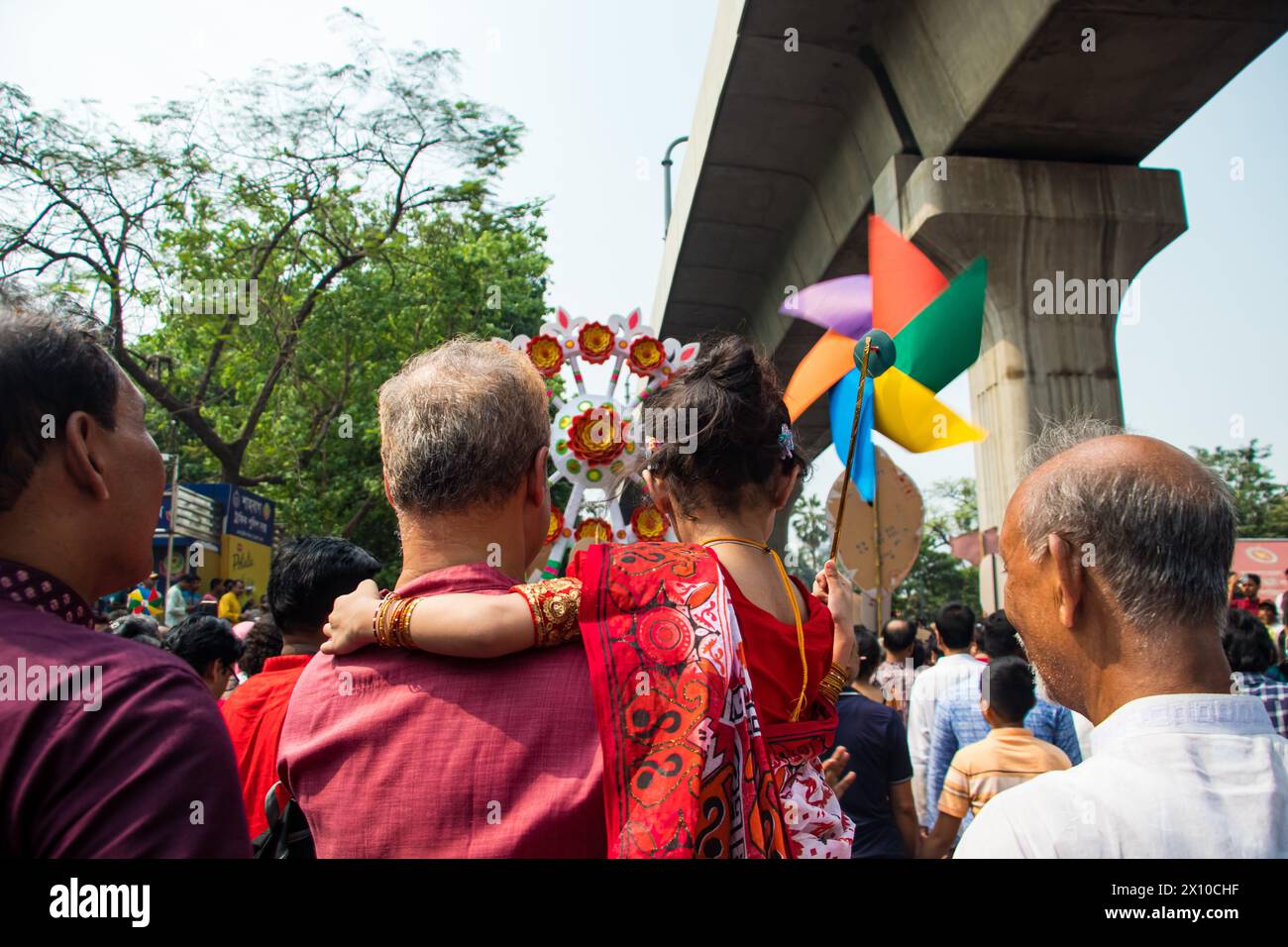 Bangla Noborsho 2024 marque le nouvel an bengali célébré au Bangladesh et au Bengale occidental. Les festivités comprennent des événements culturels, la nourriture traditionnelle, et v Banque D'Images