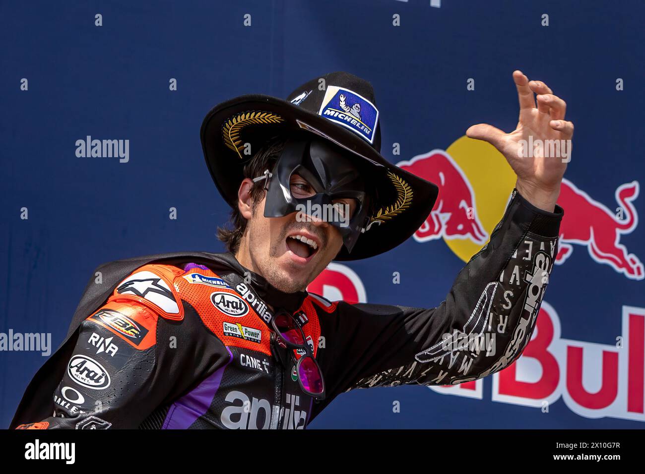 Austin, Texas, États-Unis. 14 avril 2024. Vainqueur de course et pilote Aprilia Racing, MAVERICK VINALES (12 ans), de l'Espagne, sur le podium au MotoGP Red Bull Grand Prix des Amériques sur le circuit des Amériques. (Crédit image : © Mark Fann/ZUMA Press Wire) USAGE ÉDITORIAL SEULEMENT! Non destiné à UN USAGE commercial ! Crédit : ZUMA Press, Inc/Alamy Live News Banque D'Images