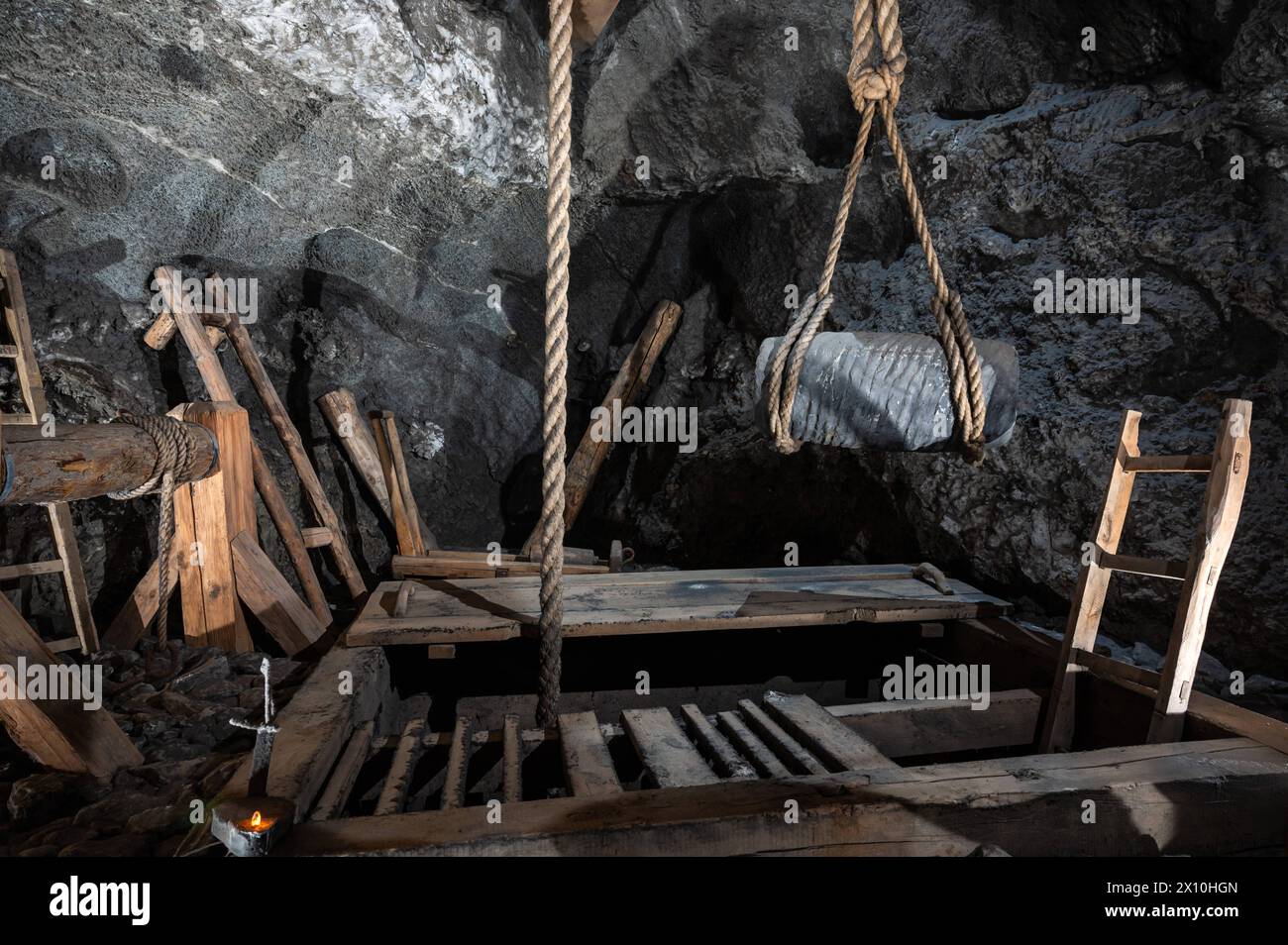 Wieliczka, Pologne, 23 mars 2024 - démonstration de l'artisanat minier à la mine de sel de Wieliczka Banque D'Images
