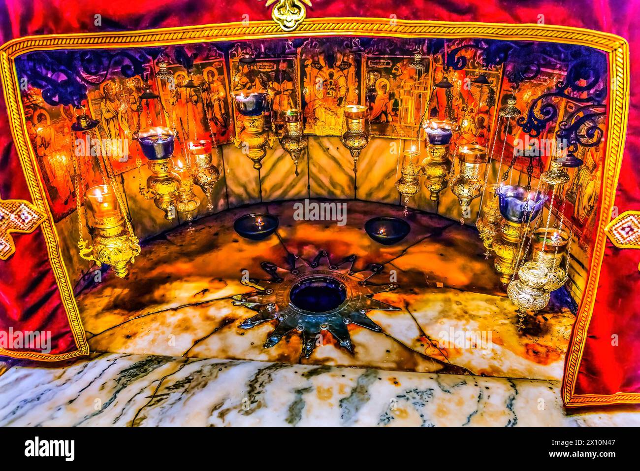 Grotto over Cave Star Marks Spot où Jésus Christ est né Eglise de la Nativité Bethléem Palestine. Emplacement de la naissance de Jésus dans les écrits en 160AD, église Banque D'Images