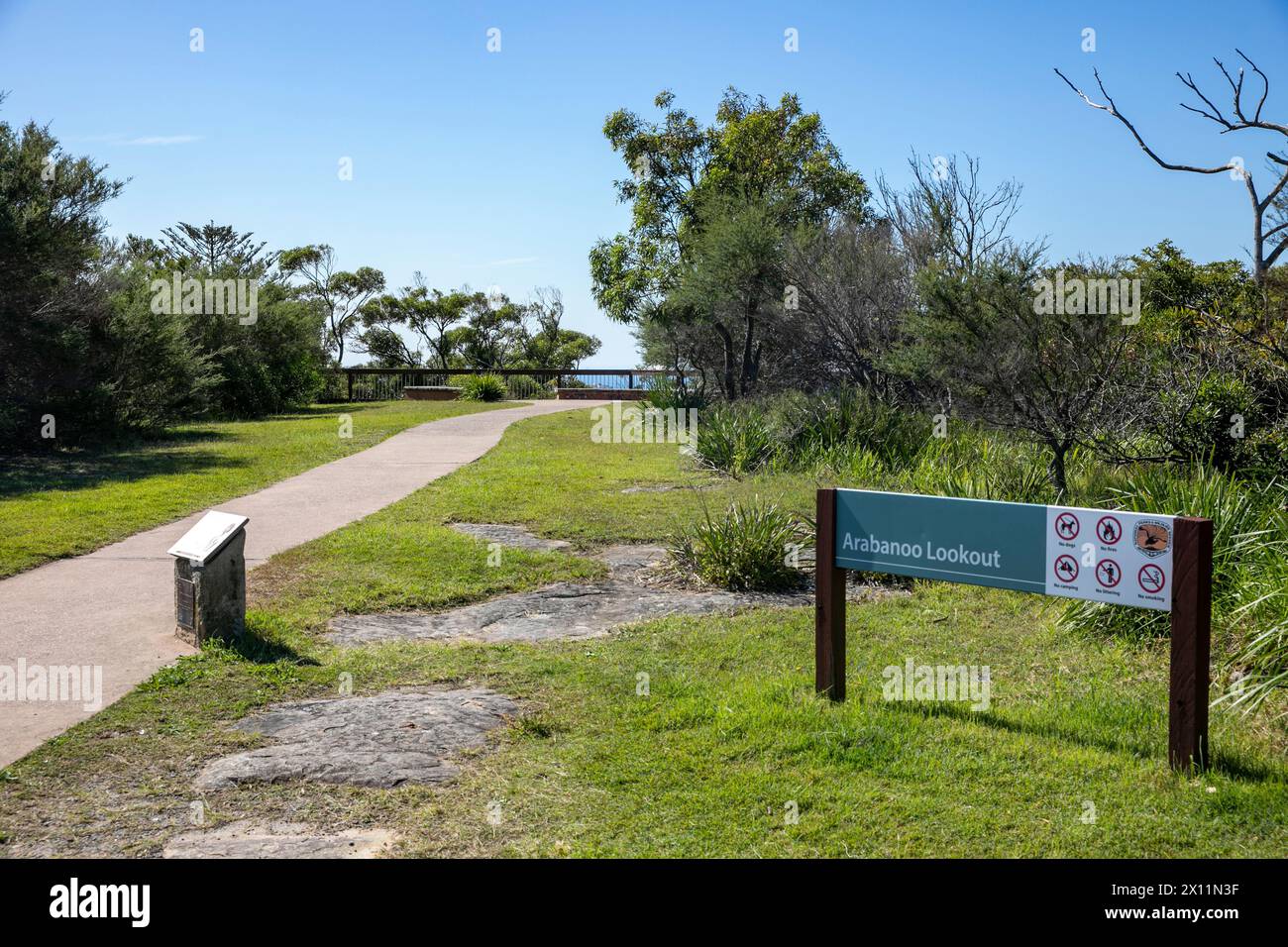 Le belvédère Arabanoo, Dobroyd Head, Balgowlah Sydney, porte le nom d'un homme aborigène, et offre une vue imprenable sur Manly les têtes nord-sud Banque D'Images
