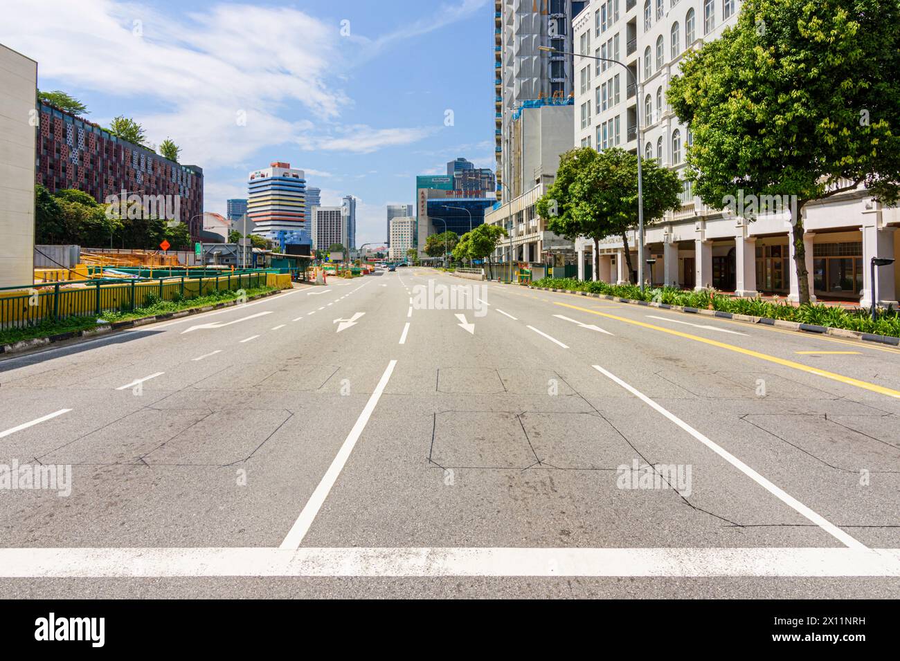 Près de la route vide le long de Rochor canal Rd, Singapour Banque D'Images