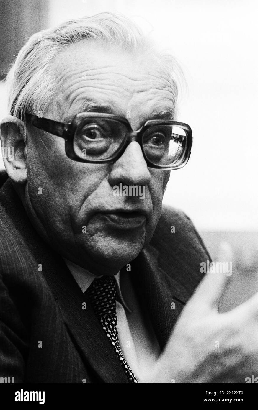 Erwin Ringel, psychiatre autrichien et analyste de l'âme autrichienne, est décédé le 28 juillet 1994. L’homme de 73 ans est mort d’une insuffisance cardiaque pendant un séjour à Bad Kleinkirchheim, en Autriche. Archive photo du 11 avril 1986. - 19860411 PD0009 - Rechteinfo : droits gérés (RM) Banque D'Images