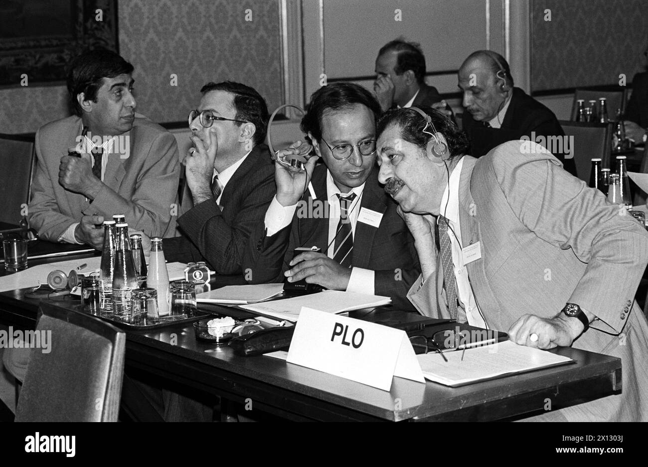 Ouverture du 12ème dialogue euro-arabe à Vienne le 12 septembre 1986. Photo : (l.-R-) Daoud Barakat (représentant de l'OLP à Vienne), Sami Muslann (conseiller politique du bureau Arafat), Abdallah Frangi (représentant de l'OLP à Bonn-RFA) et Khaled Hassan (chef de la délégation de l'OLP au dialogue et président de la Commission de politique étrangère de l'OLP) à l'ouverture de la conférence. - 19860912 PD0004 - Rechteinfo : droits gérés (RM) Banque D'Images